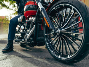 Breakout 120th Anniversary Harley-Davidson mit Aluminiumgussräder
