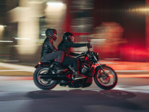 Nightster Special 120th Anniversary Harley-Davidson mit Sozius für Beifahrer