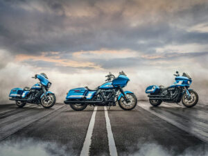 Limited Edition Enthusiast Motorräder in Celestial Blue Harley-Davidson