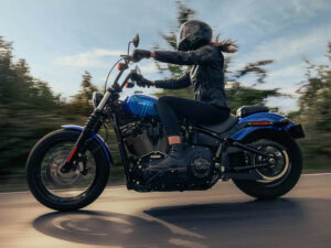 Bikes Blue Burst Lackierung Motorrad 2024 Harley-Davidson
